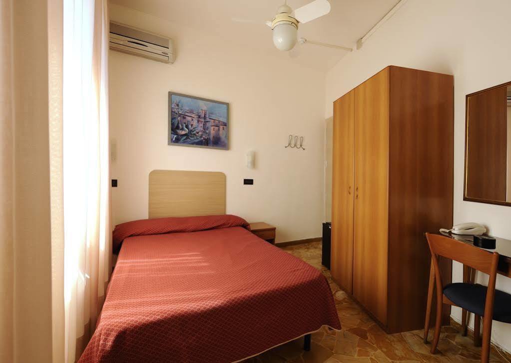 Hotel Careggi Florencia Exterior foto